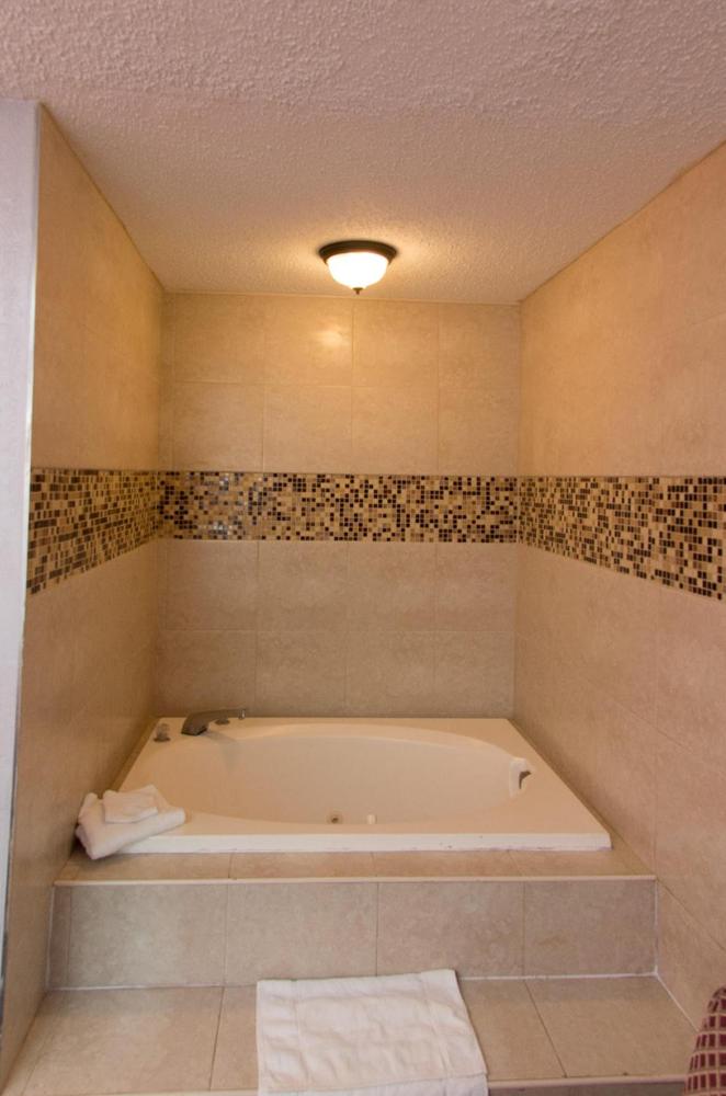 Suite with Hot Tub interior